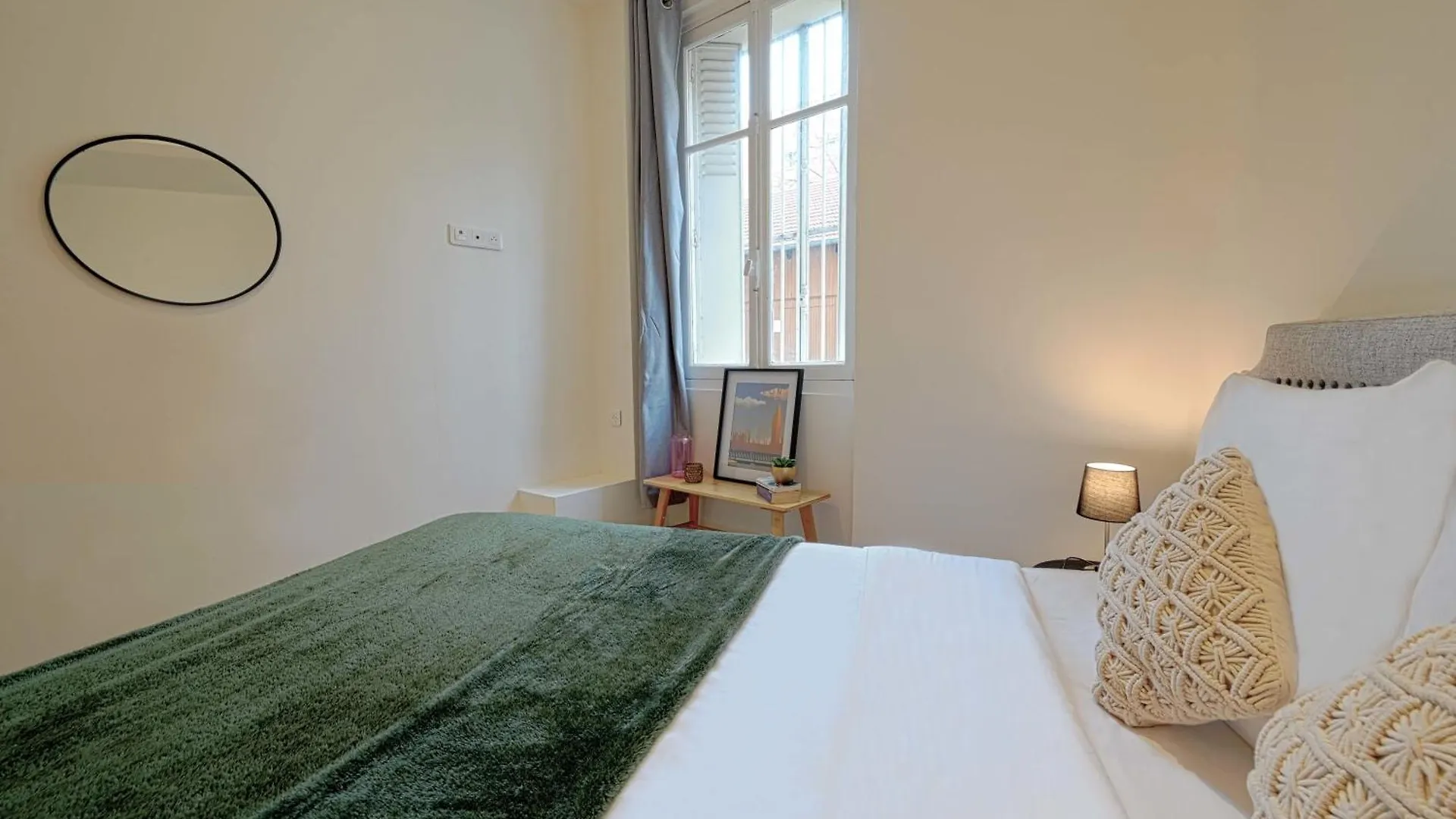 Superbe Appartement De 2 Pieces Paris