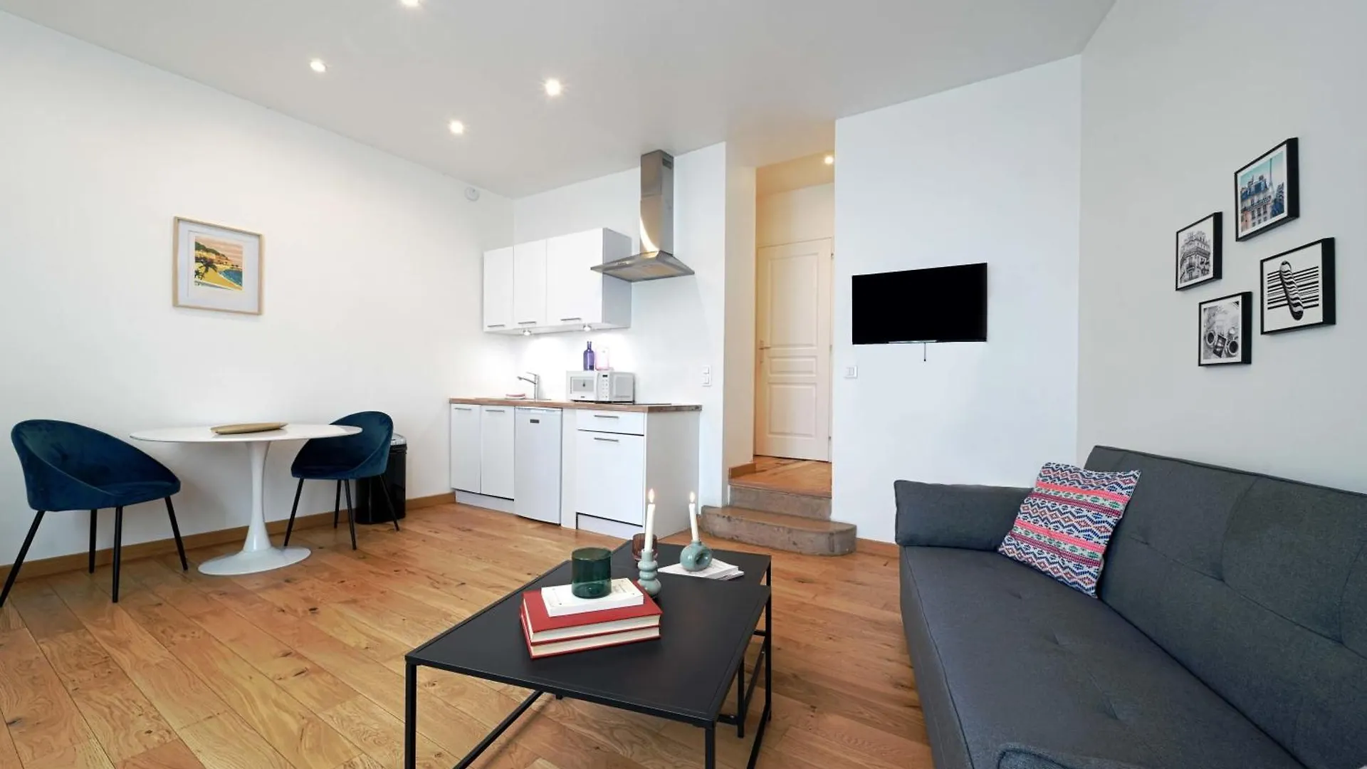 Superbe Appartement De 2 Pieces Paris 0*,  France